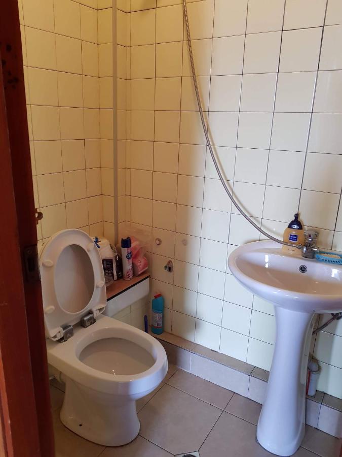 Hostel Levan Тбилиси Екстериор снимка